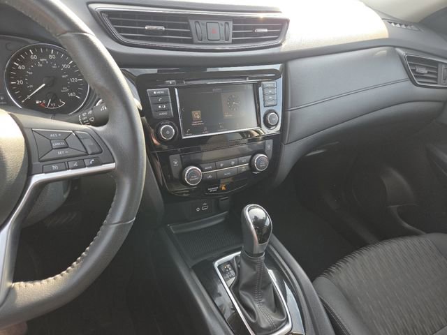 Used 2020 Nissan Rogue SV image 34