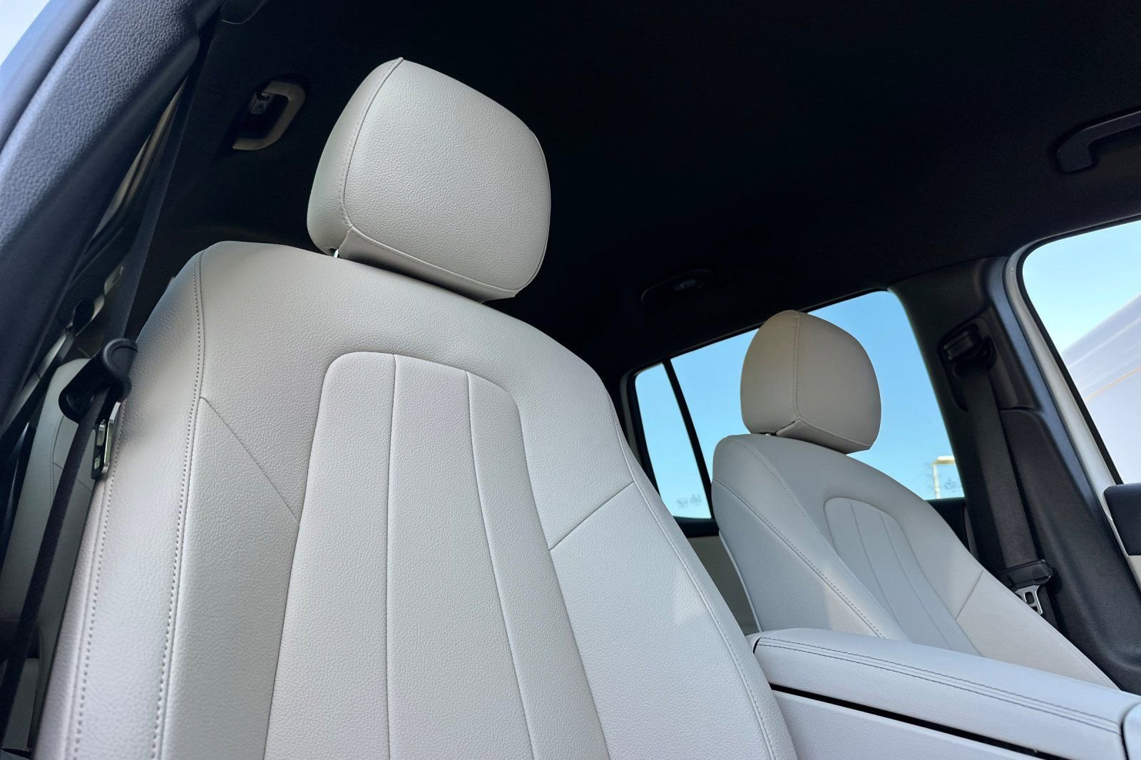 New 2025 Mercedes-Benz GLB 250 image 31