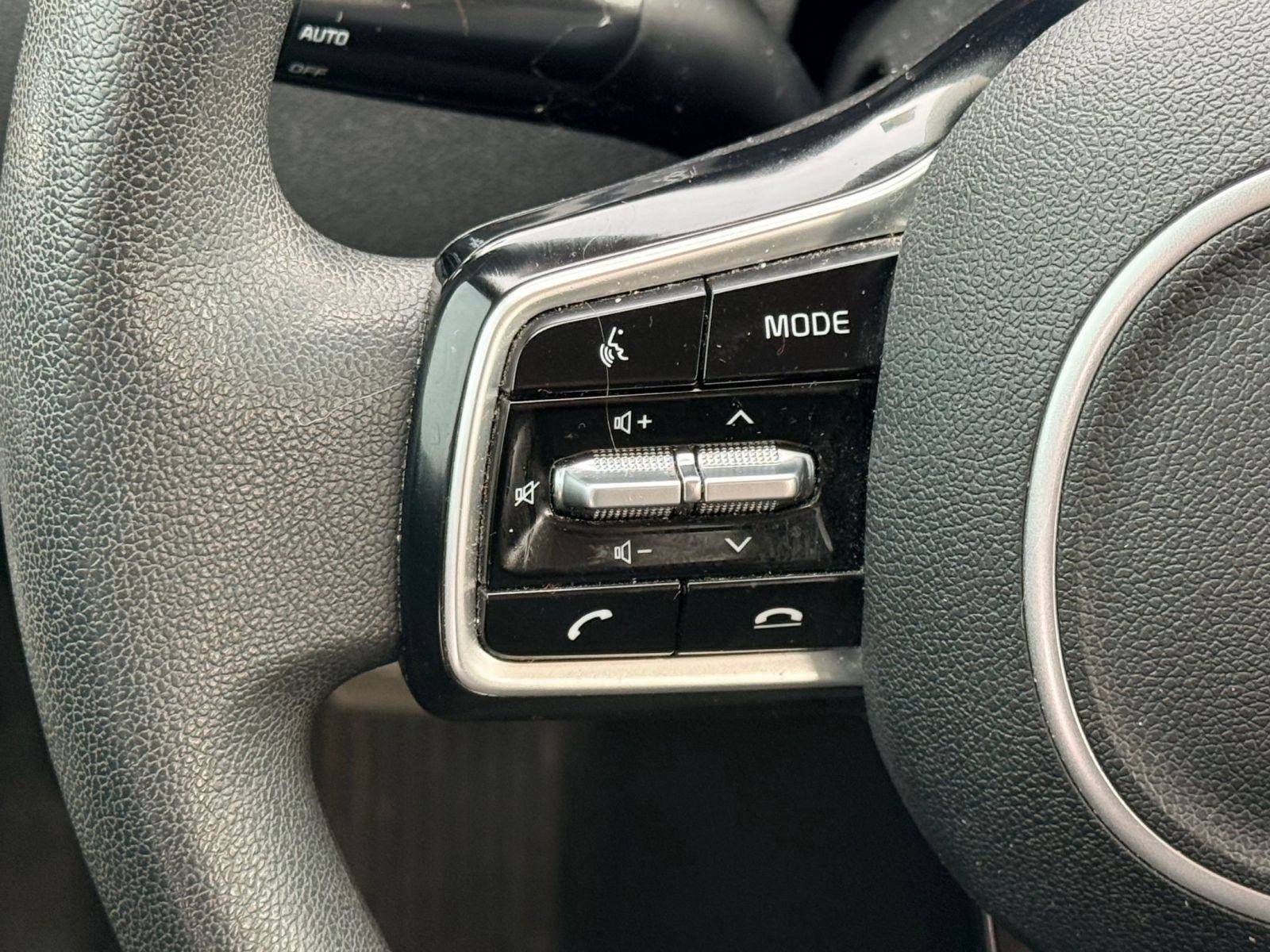 Used 2021 Kia Sorento LX image 12