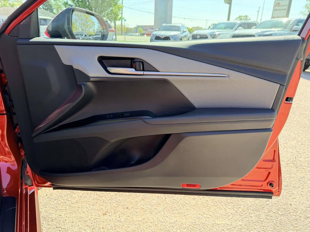 Certified 2025 Toyota Camry SE w/ Convenience Package image 12