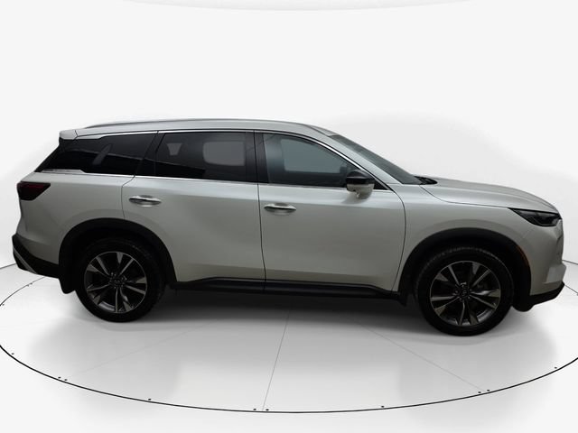 Used 2023 INFINITI QX60 Luxe AWD/4WD image 3