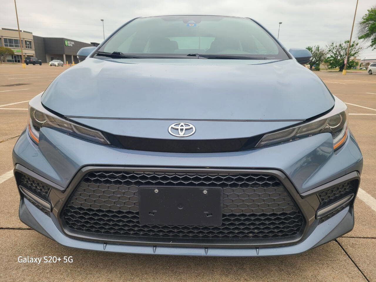 Used 2020 Toyota Corolla SE FWD image 2