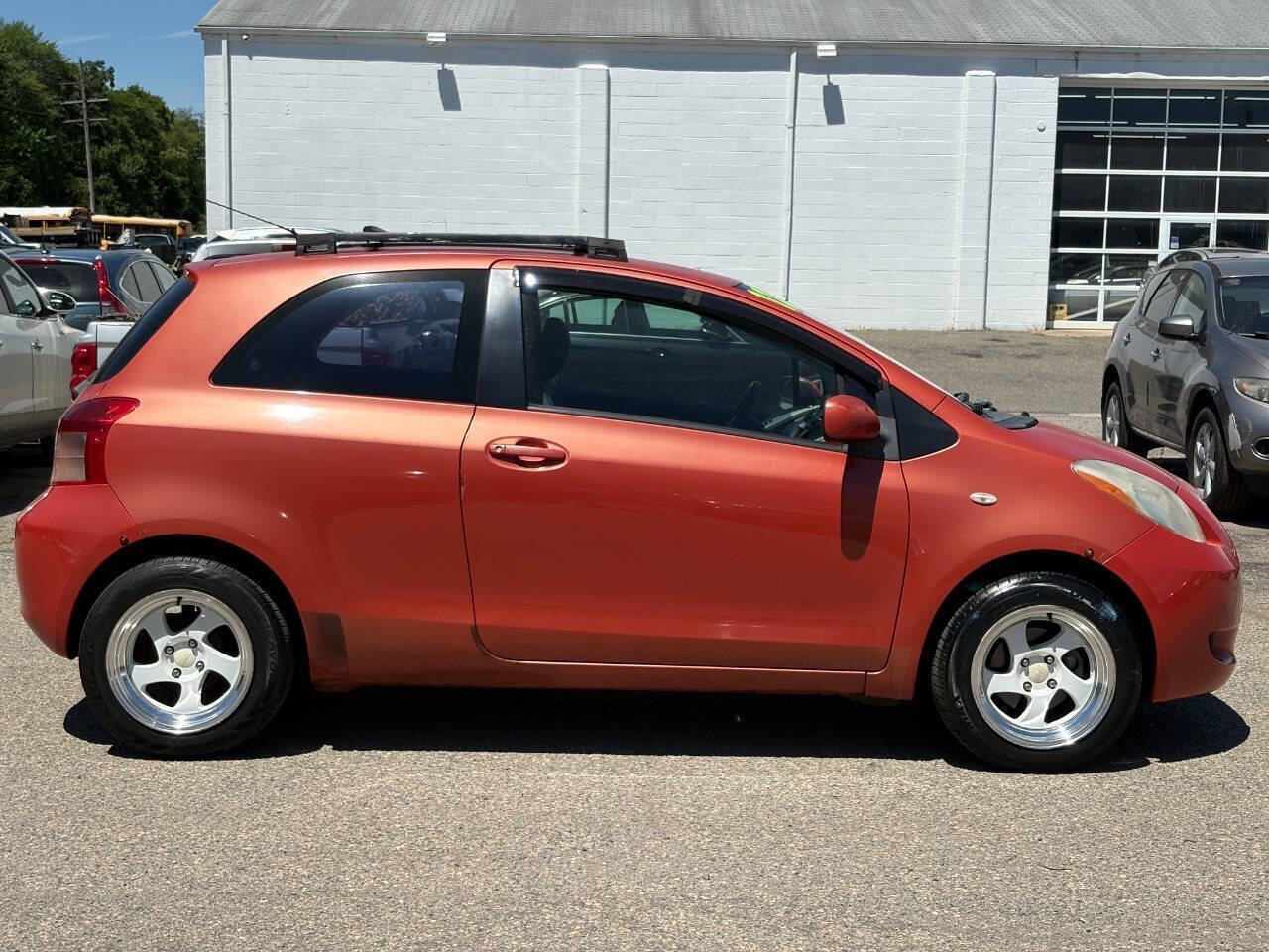 Used 2007 Toyota Yaris 2-Door Hatchback FWD image 5