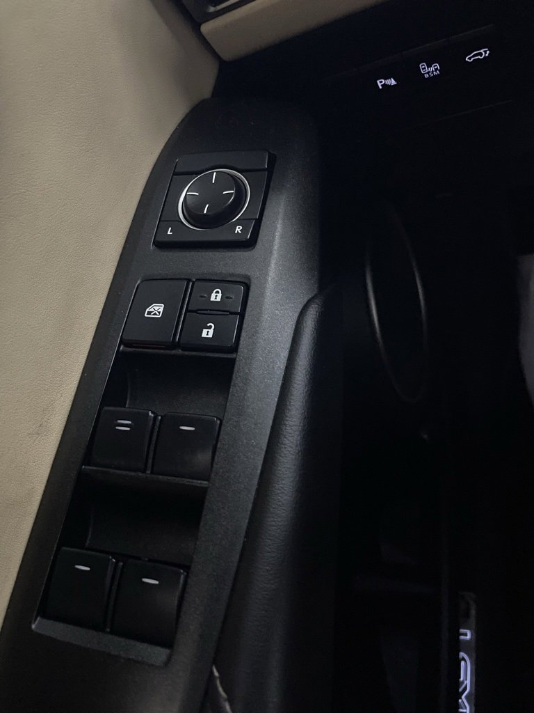 Used 2015 Lexus NX 200t FWD w/ Premium Package image 17