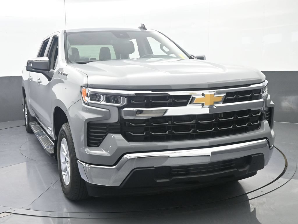 Used 2024 Chevrolet Silverado 1500 LT RWD image 9