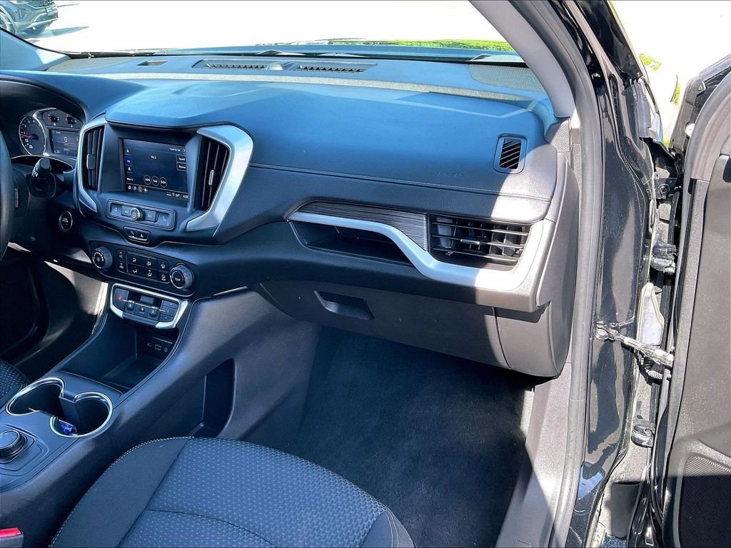Used 2024 GMC Terrain SLE AWD/4WD image 12