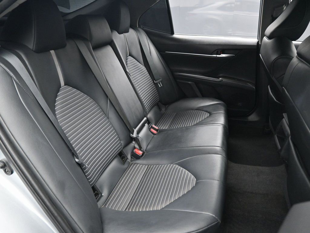 Used 2021 Toyota Camry SE image 26