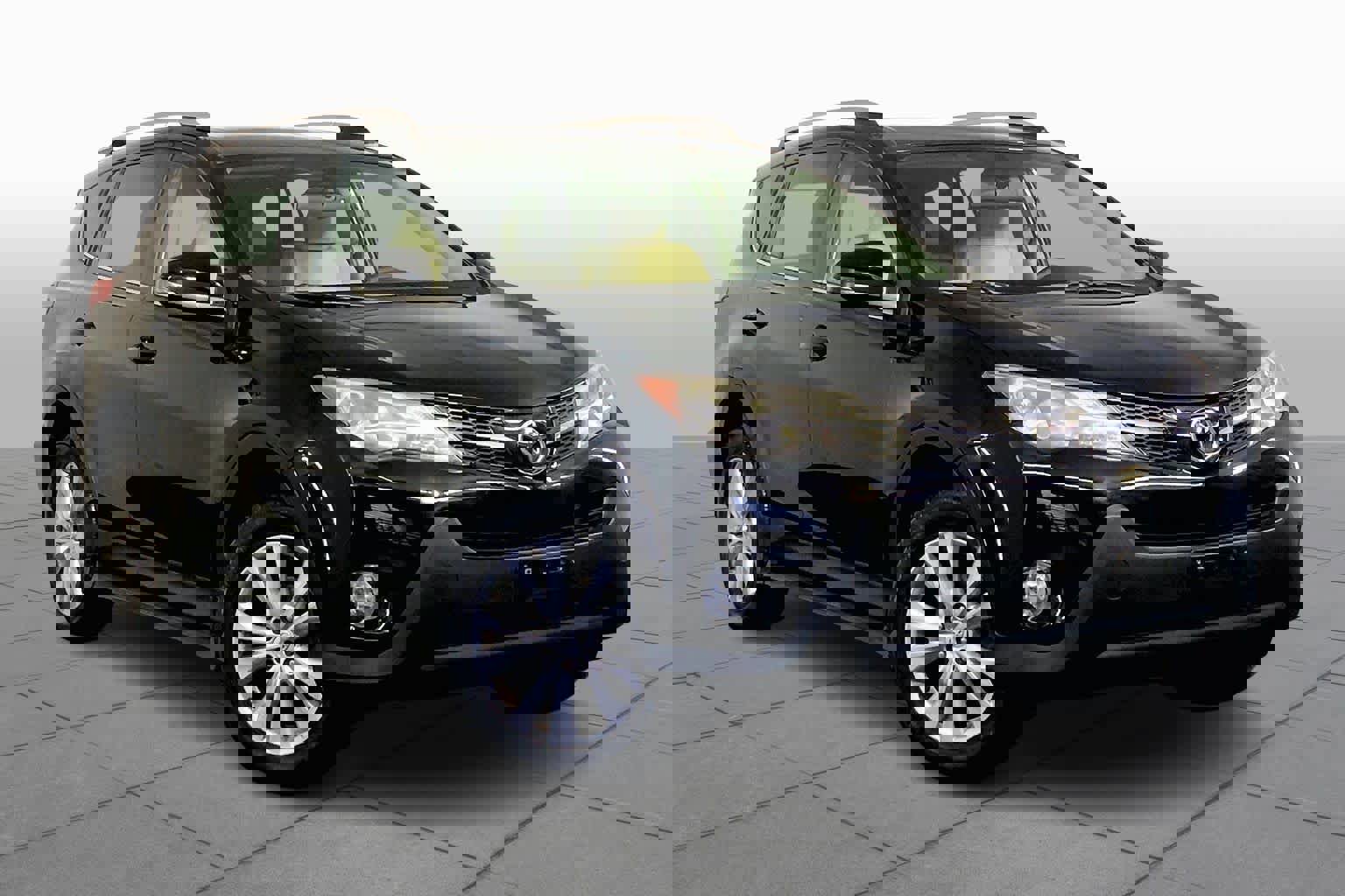 Used 2015 Toyota RAV4 Limited image 2