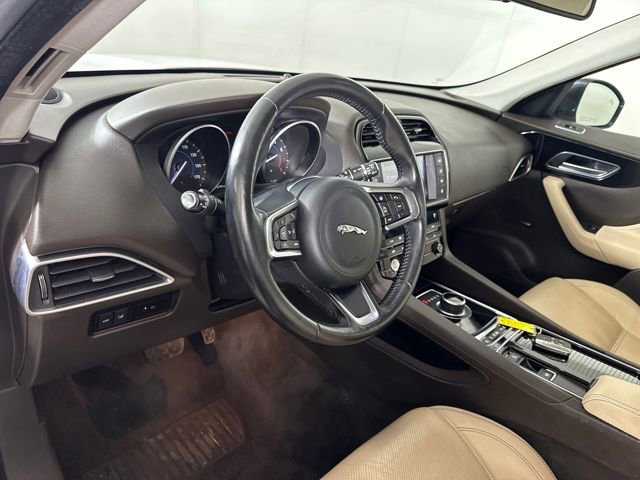 Used 2018 Jaguar F-PACE Prestige image 13