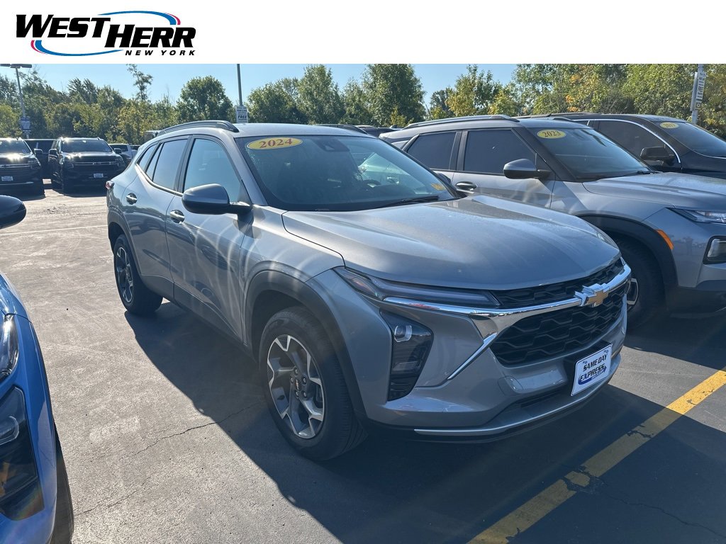 Used 2024 Chevrolet Trax LT w/ Driver Confidence Package