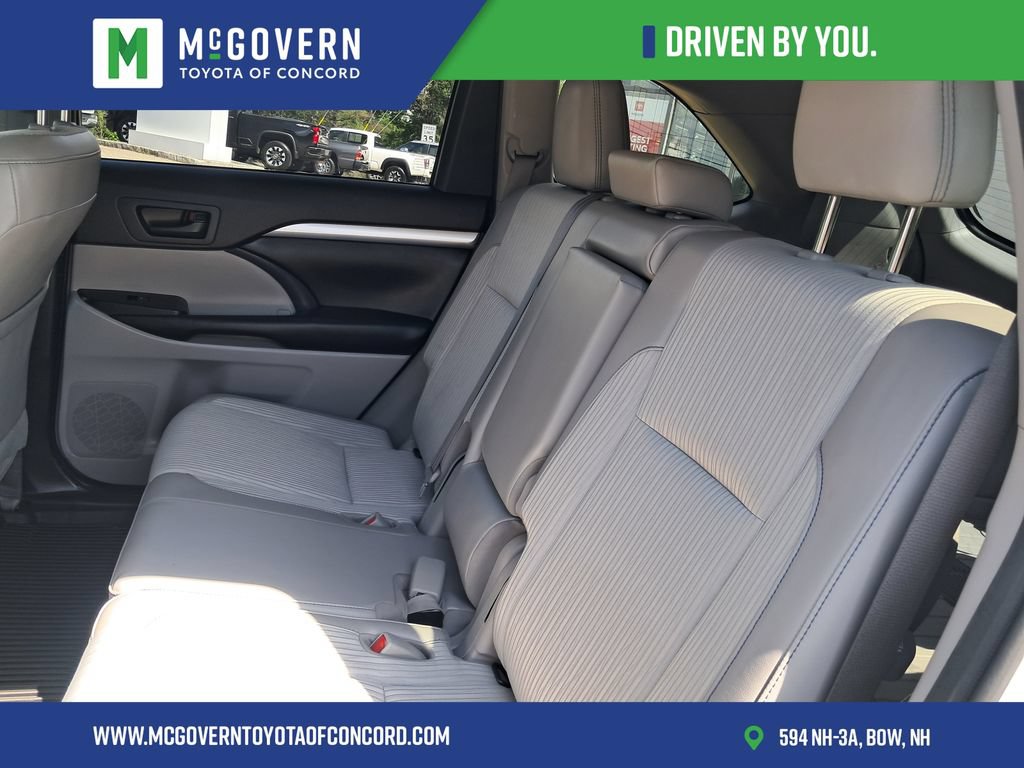 Used 2019 Toyota Highlander Plus AWD/4WD image 17