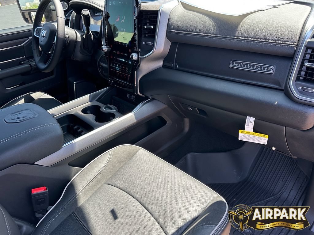 New 2025 RAM 2500 Laramie AWD/4WD image 12