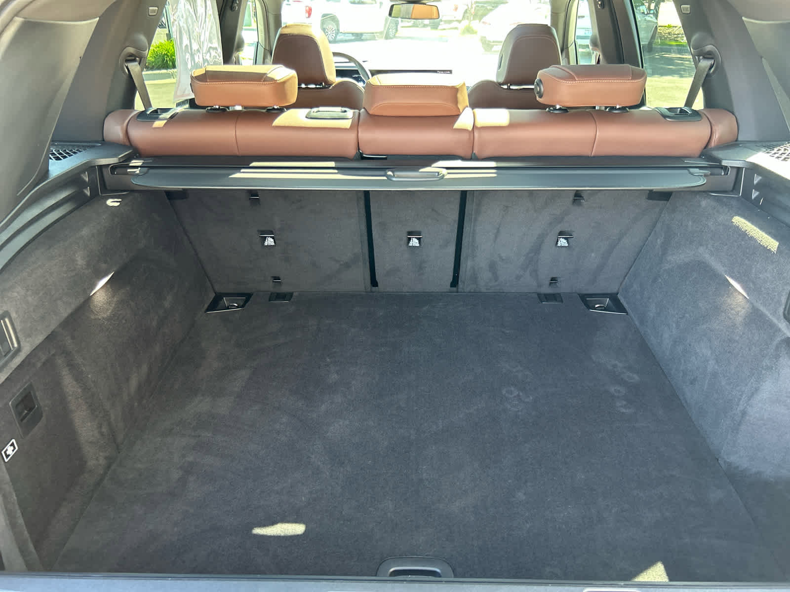 Used 2024 BMW X5 xDrive40i w/ Premium Package image 12