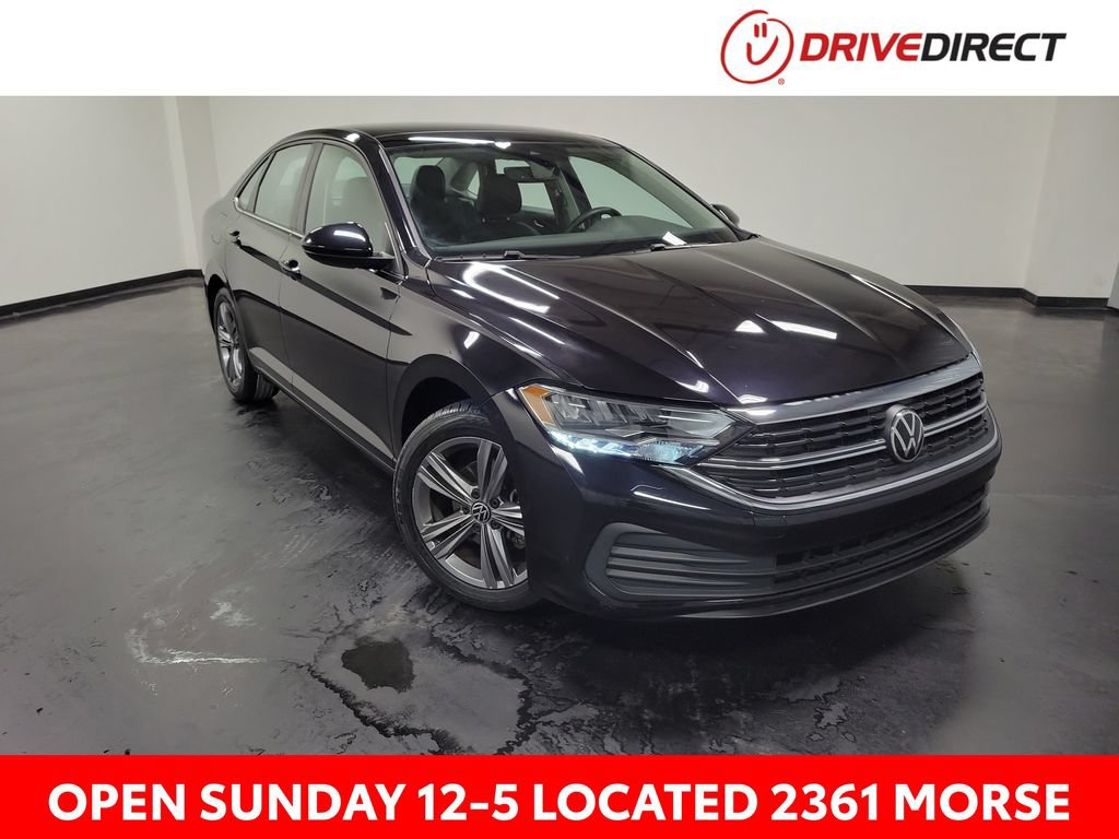Used 2022 Volkswagen Jetta SE w/ Panoramic Sunroof Package