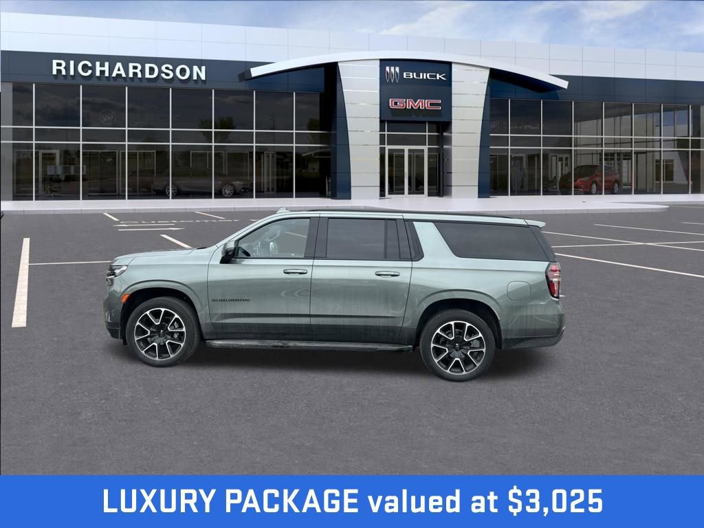 Used 2024 Chevrolet Suburban RST w/ Luxury Package image 2