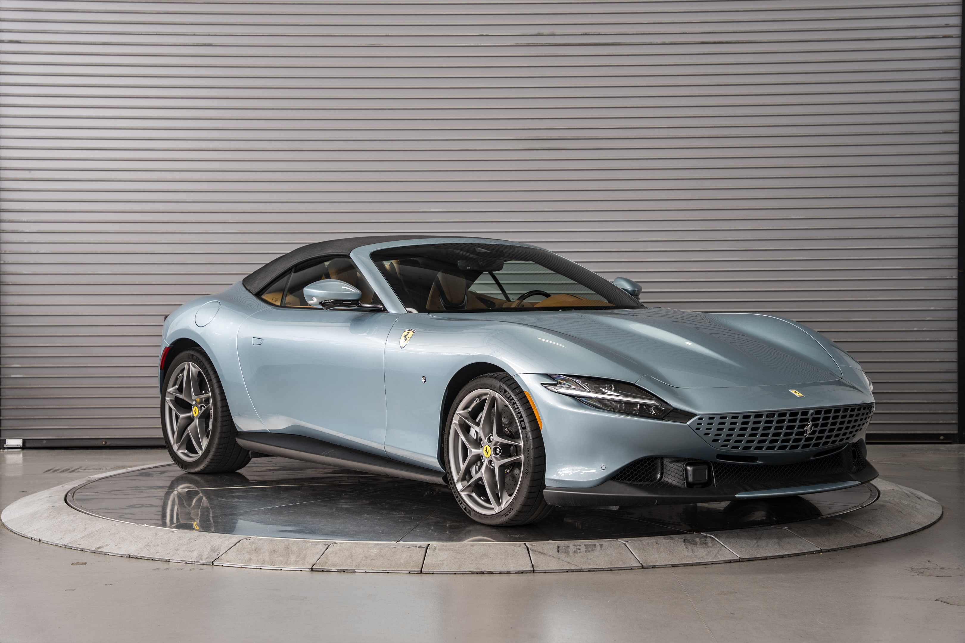 Used 2025 Ferrari Roma Spider RWD image 12