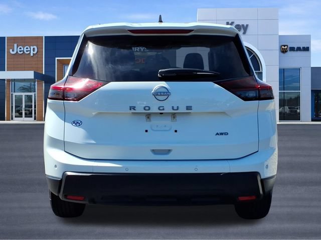 Used 2024 Nissan Rogue S AWD/4WD image 4