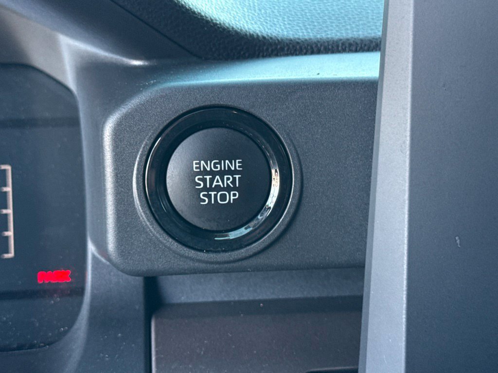 Certified 2025 Toyota Tacoma SR5 AWD/4WD image 28