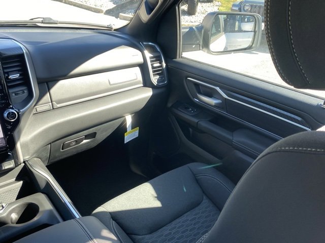 New 2026 RAM 1500 4x4 Crew Cab image 34