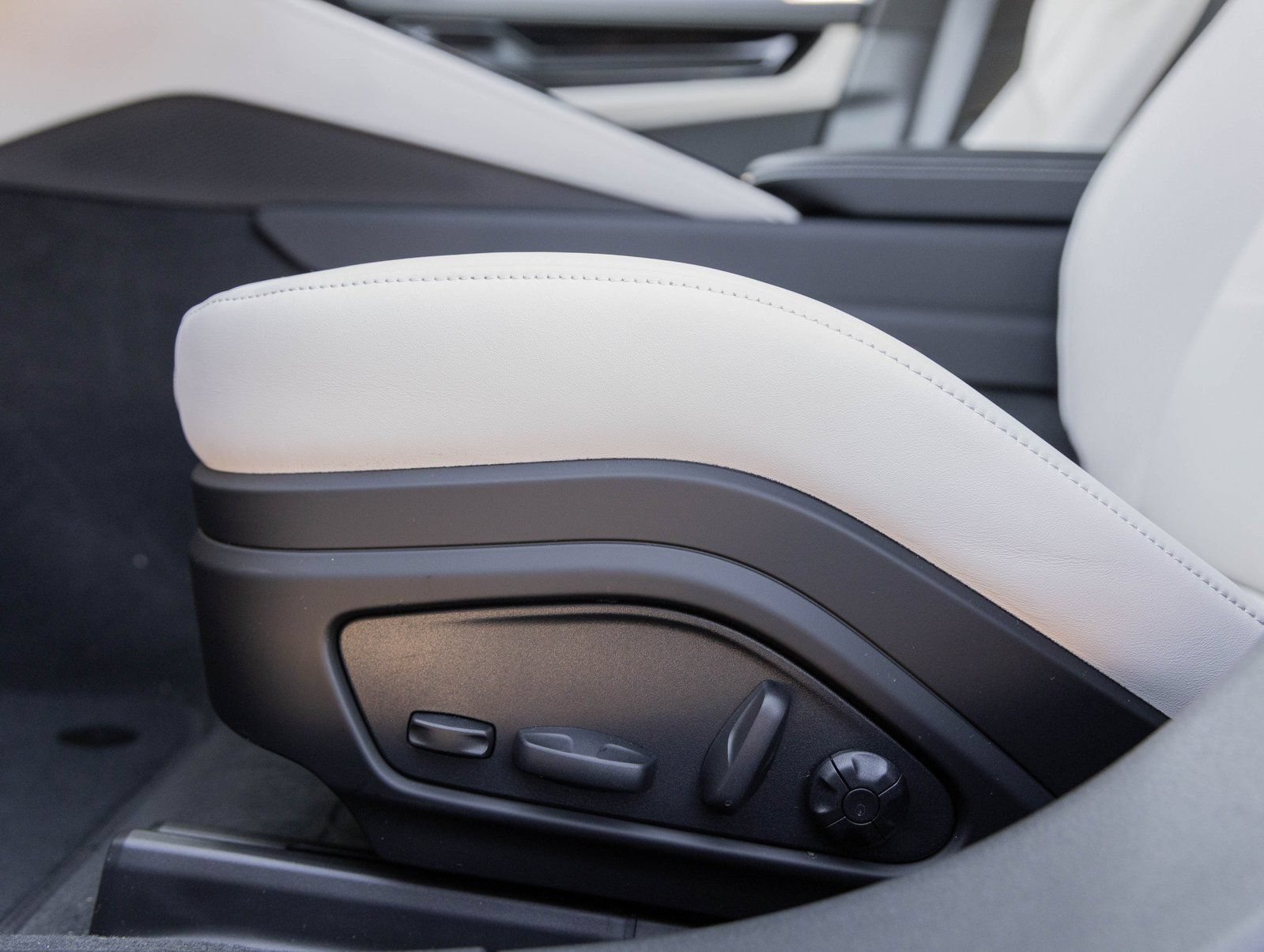 Certified 2026 Porsche Panamera RWD image 23