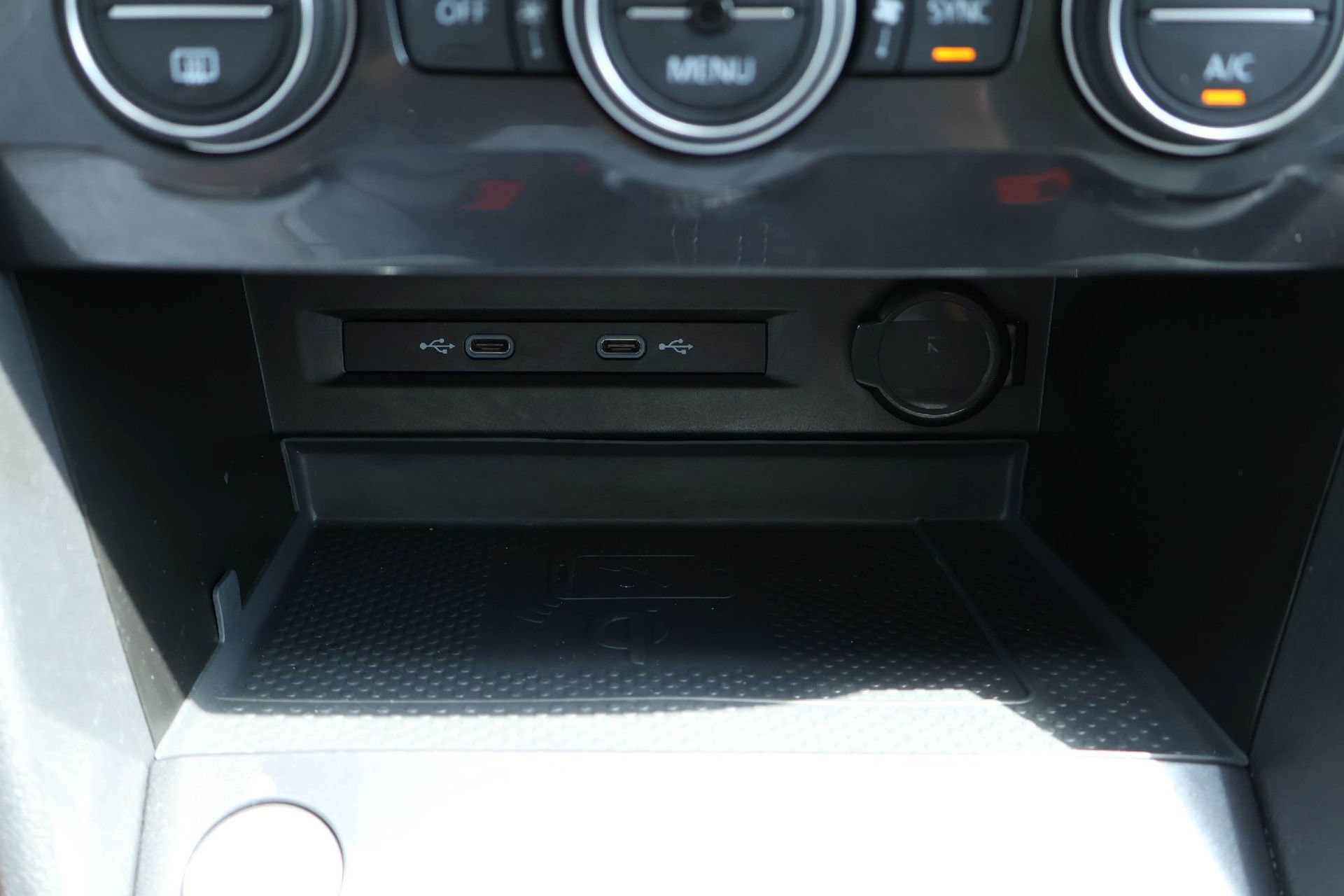 Used 2021 Volkswagen Tiguan SE FWD image 26