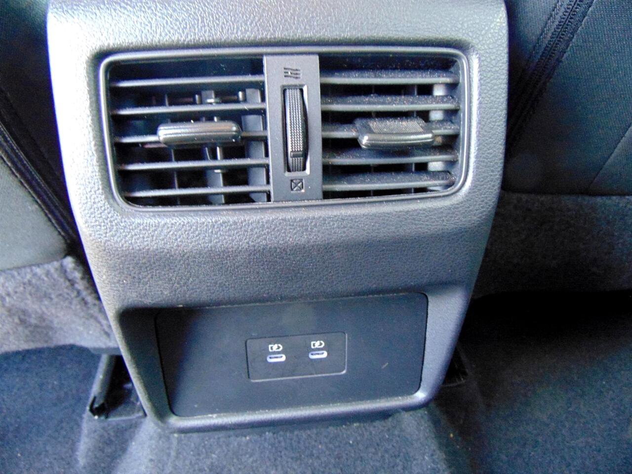 Used 2024 Nissan Rogue SV image 17