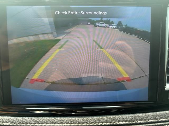 Used 2023 Chrysler Pacifica Limited FWD image 5