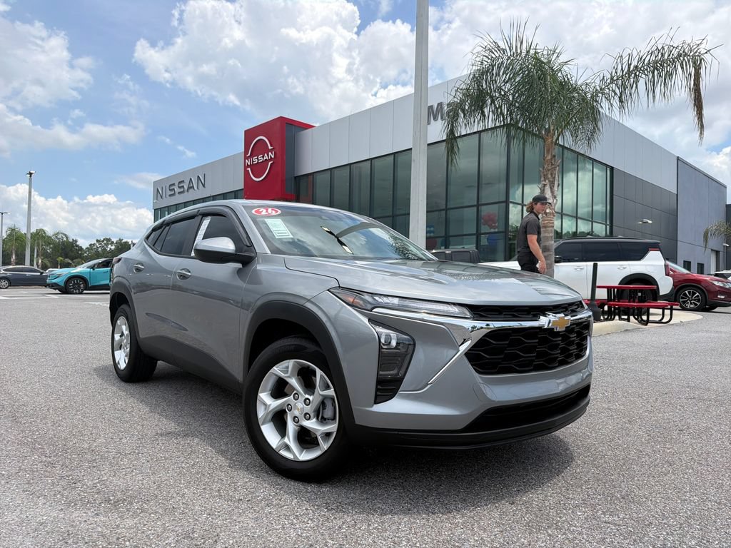 Used 2026 Chevrolet Trax LS w/ LS Convenience Package FWD 360° Tour