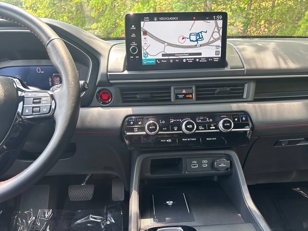 Used 2025 Honda Pilot Black Edition image 25