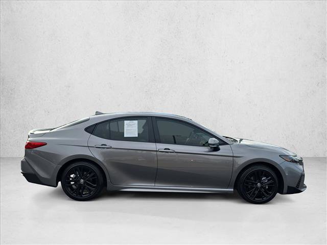Used 2025 Toyota Camry SE image 4