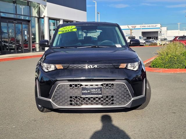 Used 2023 Kia Soul LX image 2