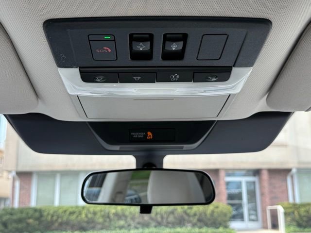 Used 2022 Nissan Pathfinder SV w/ SV Premium Package AWD/4WD image 38