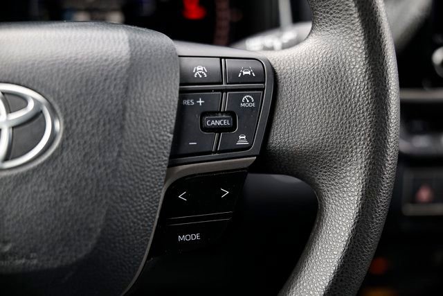 Used 2025 Toyota Camry LE image 33