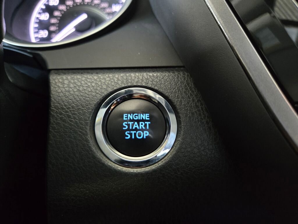 Used 2024 Toyota Camry XLE w/ Cold Weather Package FWD image 19