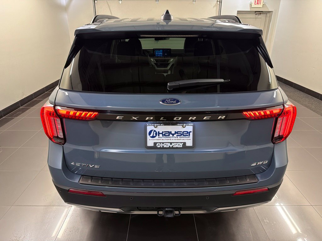 Used 2025 Ford Explorer Active w/ Active Comfort Package AWD/4WD image 5