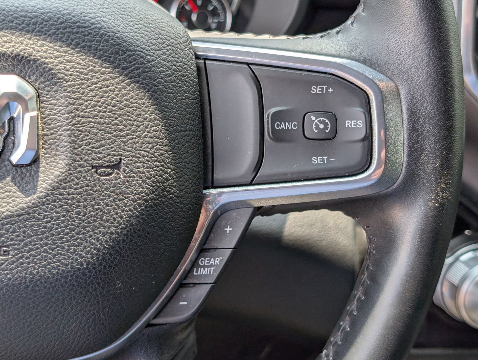 Used 2023 RAM 1500 Laramie AWD/4WD image 24