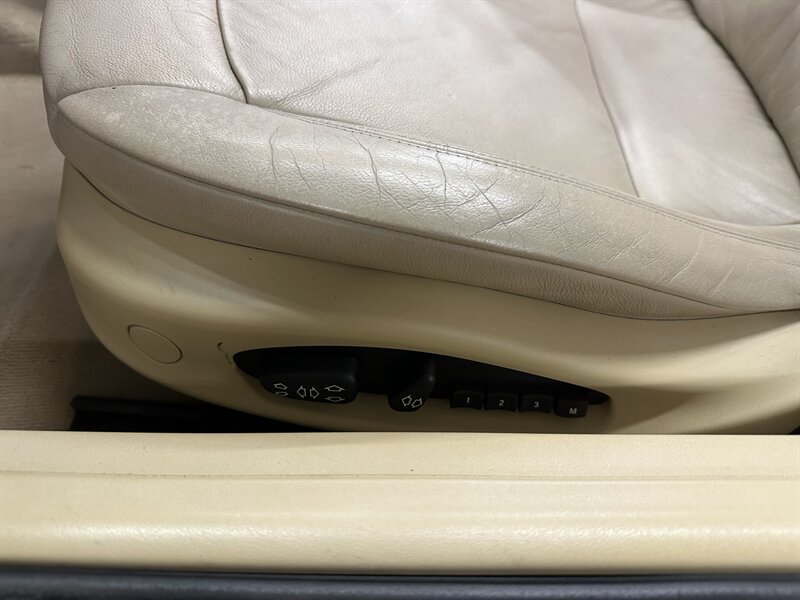 Used 2003 BMW Z4 3.0i RWD image 25