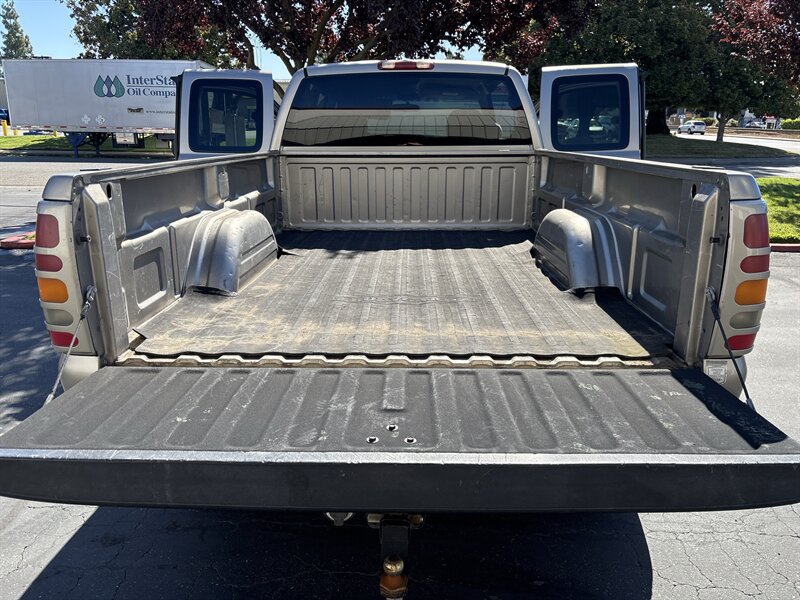 Used 2000 Chevrolet Silverado 2500 LS w/ Firm Ride Suspension Pkg AWD/4WD image 28