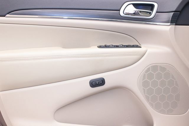 Used 2019 Jeep Grand Cherokee Limited image 21