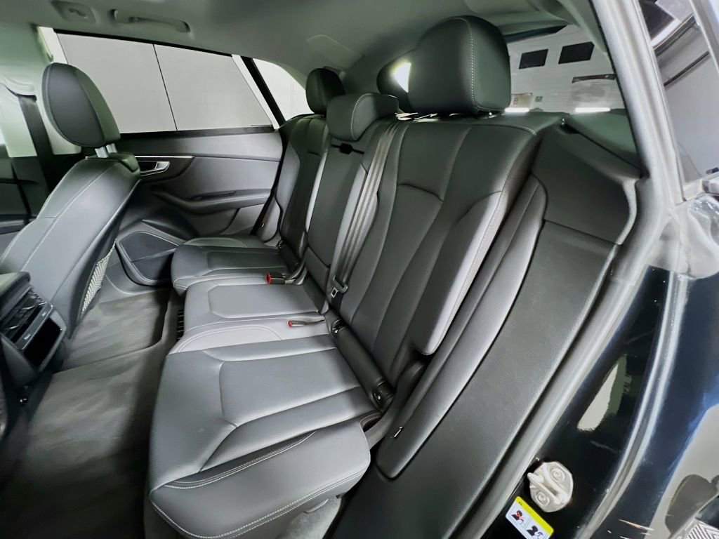 Used 2022 Audi Q8 Prestige w/ Prestige Package image 25