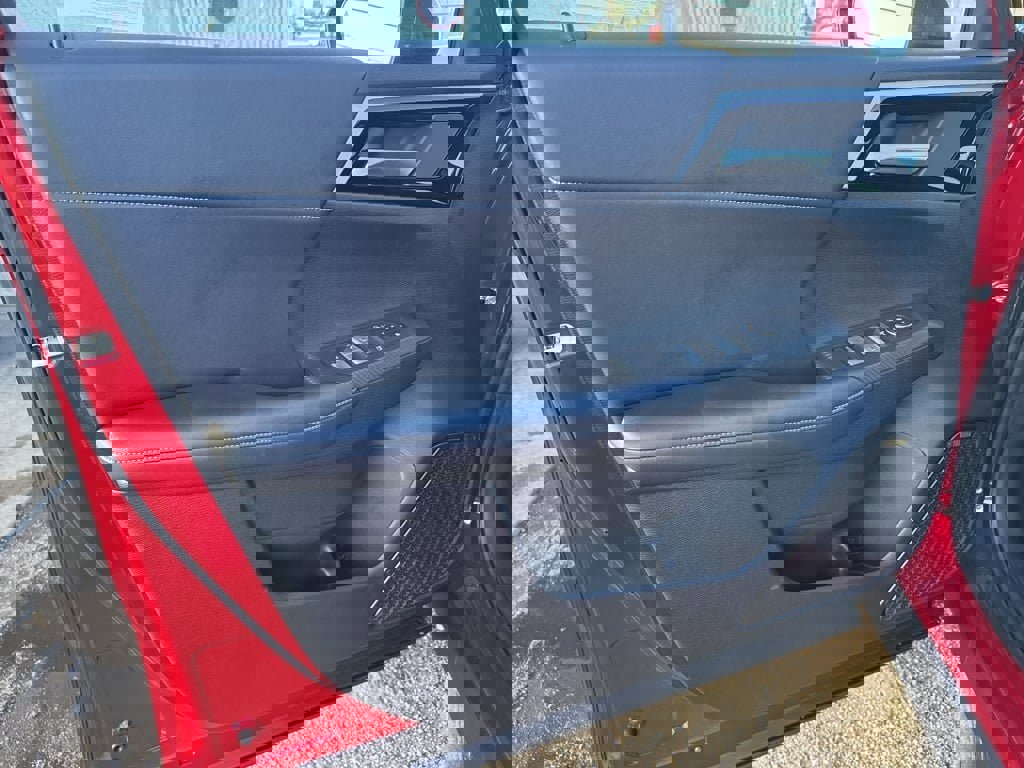 New 2025 Mitsubishi Outlander SE image 29