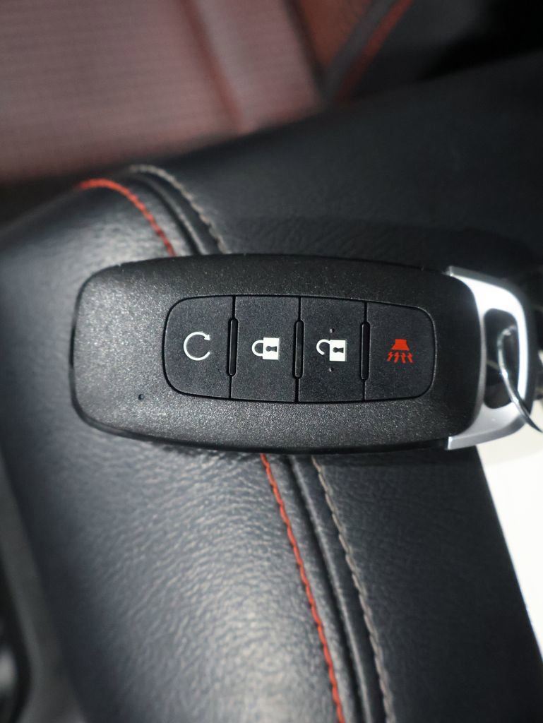 Used 2025 Nissan Kicks SR image 26