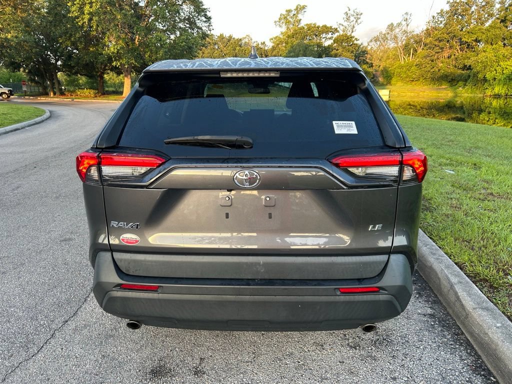 Used 2022 Toyota RAV4 LE FWD image 5