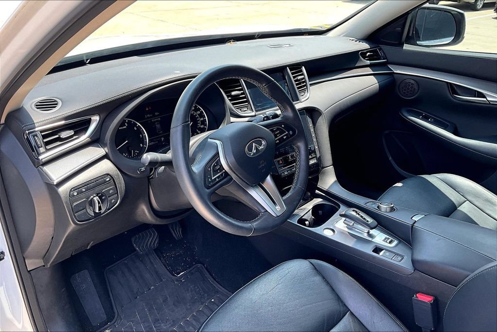 Used 2023 INFINITI QX50 Luxe FWD image 16