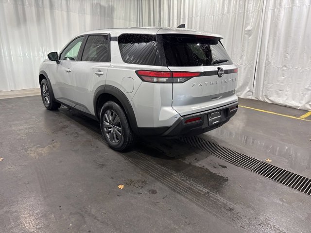 Certified 2024 Nissan Pathfinder S image 5