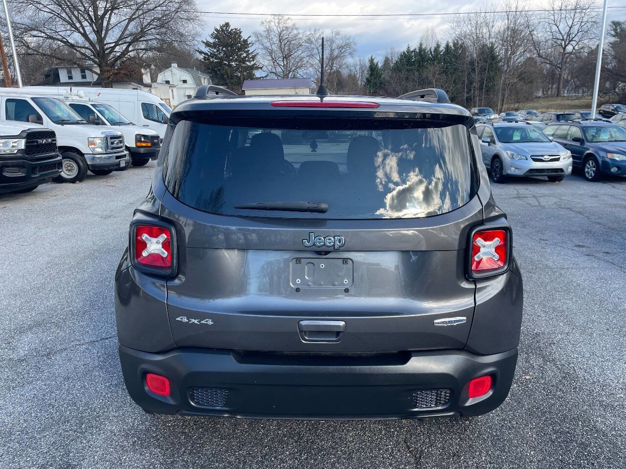 Used 2018 Jeep Renegade Latitude image 5