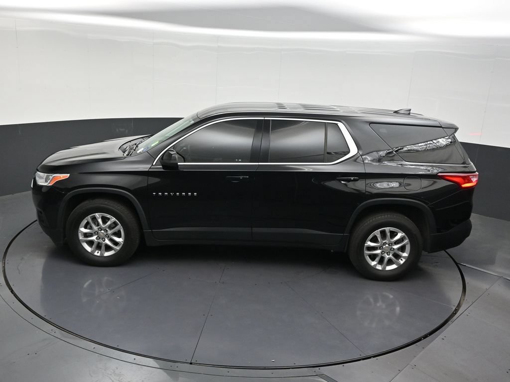 Used 2021 Chevrolet Traverse LS FWD image 17
