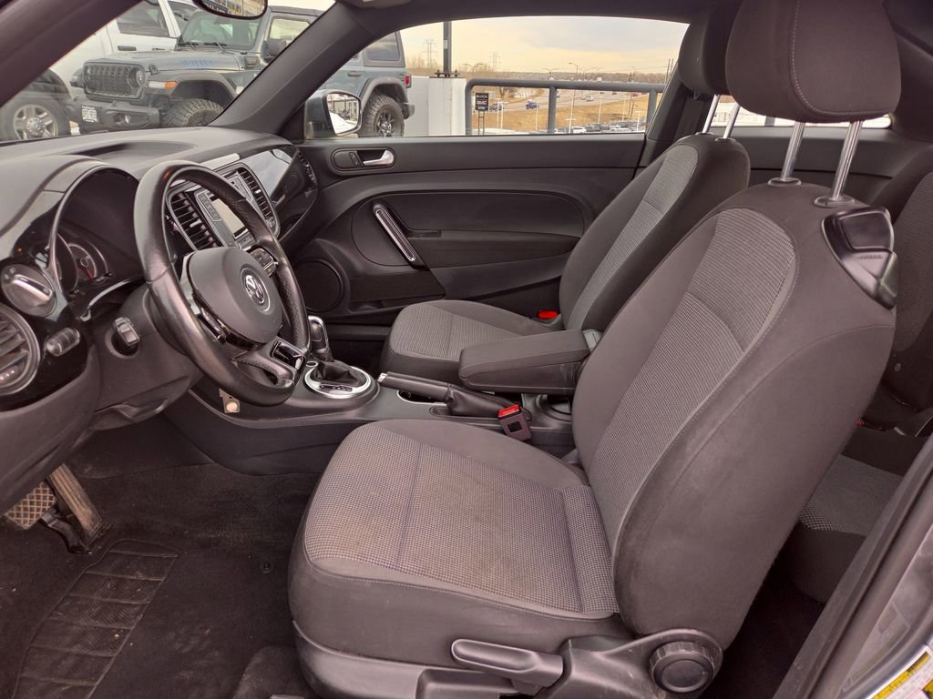 Used 2019 Volkswagen Beetle 2.0T S image 10