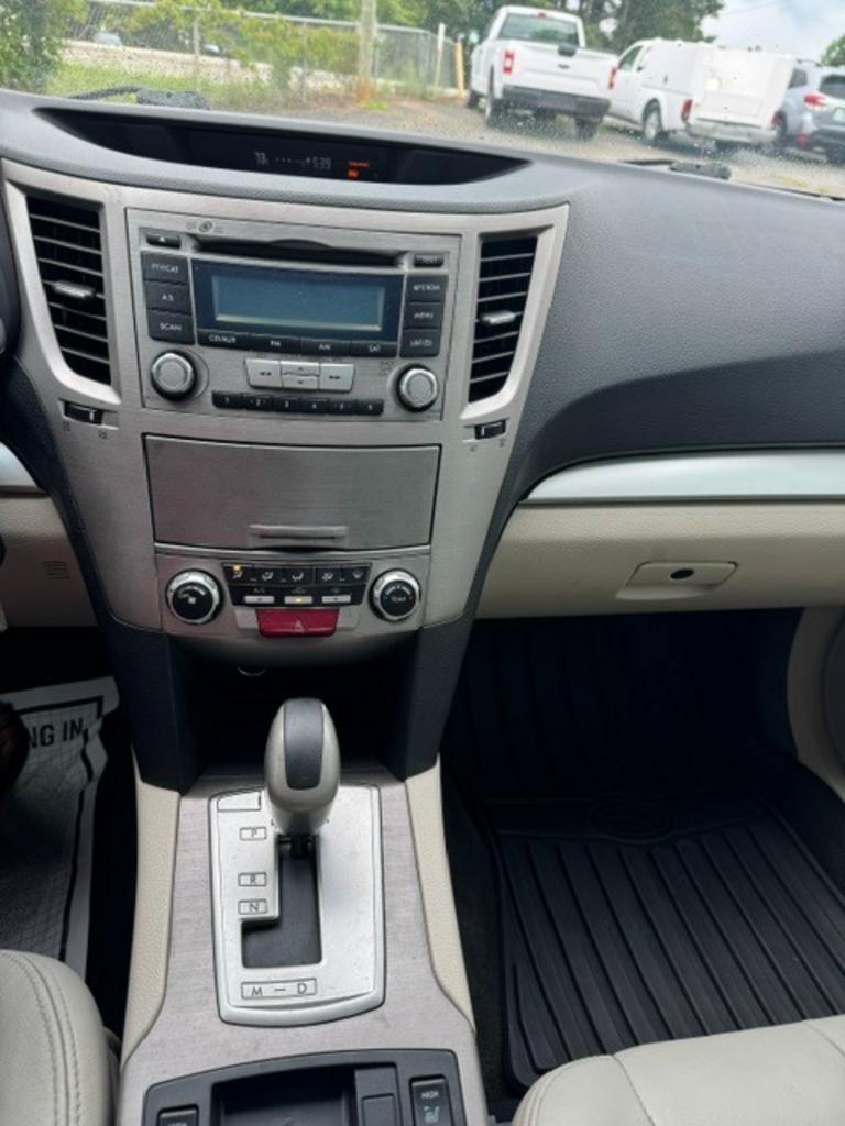 Used 2012 Subaru Legacy 2.5i Premium w/ All-Weather Pkg AWD/4WD image 9