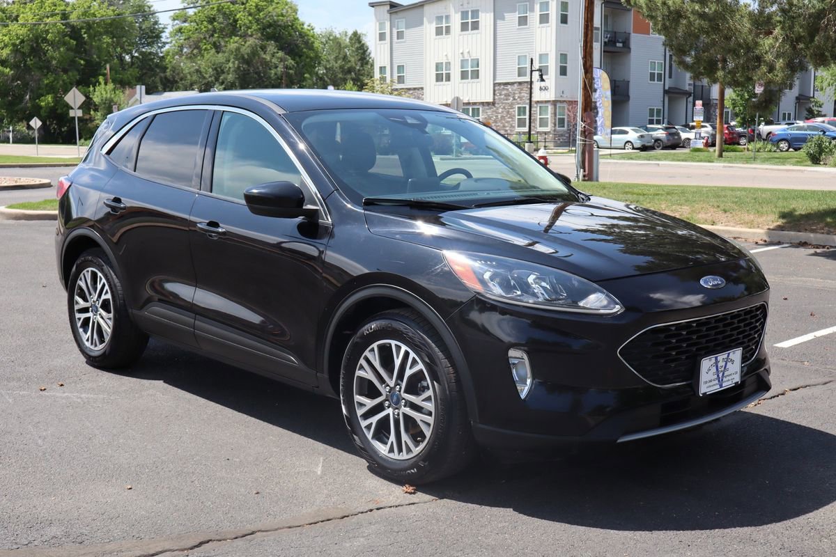 Used 2022 Ford Escape SEL image 2